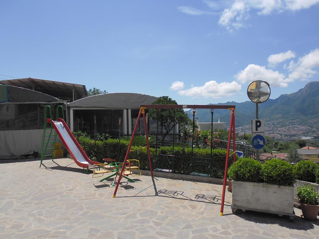 Agriturismo La Selva 카바드티레니 외부 사진